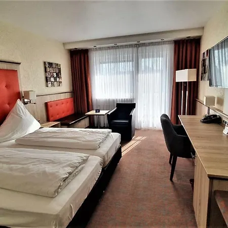 Отель Dreispitz -b&b-hotel Garni Хофхайм-ам-Таунус