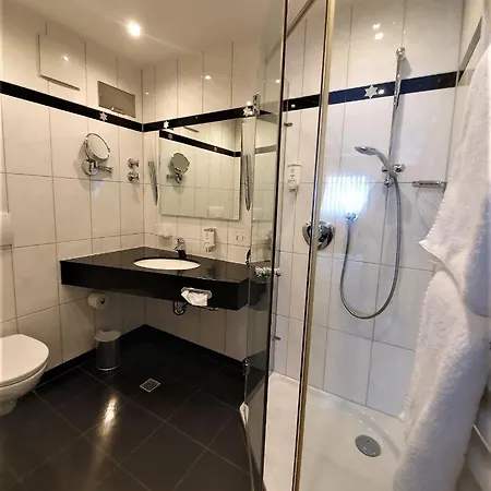 Dreispitz -b&b-hotel Garni Отель