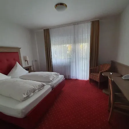 Dreispitz -b&b-hotel Garni Отель Хофхайм-ам-Таунус