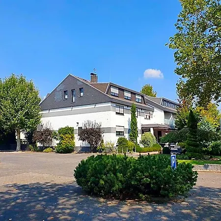 Dreispitz -b&b-hotel Garni 3*