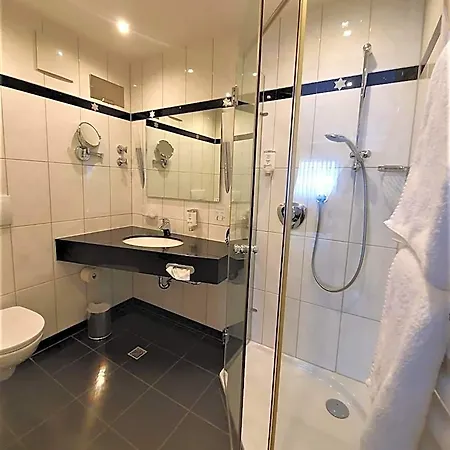 Ξενοδοχείο Dreispitz -b&b-hotel Garni