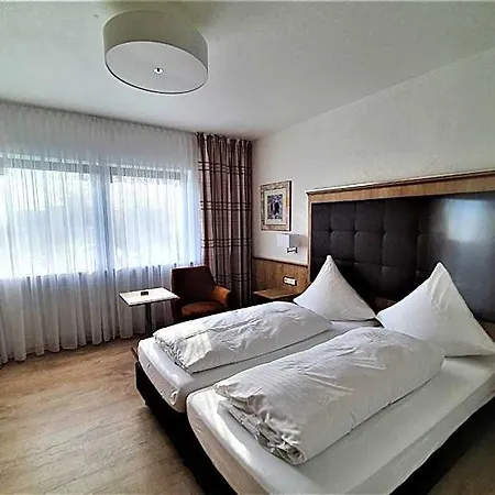 Dreispitz -b&b-hotel Garni 3*